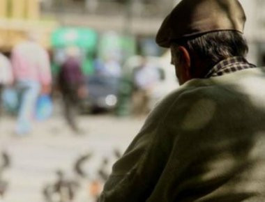 Ντροπή: Άγνωστοι λήστεψαν και ξυλοκόπησαν 88χρονο στα Καλάβρυτα